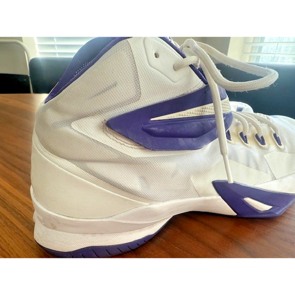 Nike Lebron Zoom VIII TB SIZE 16 White And Purple Sneakers Kicks 330/503 - Picture 9 of 16